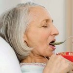 eat-well-late-stage-alzheimers-meta_1.jpg