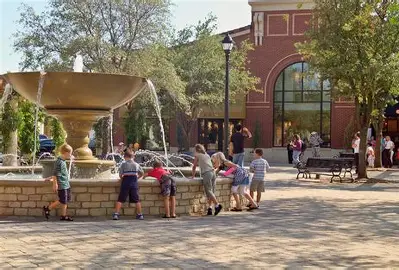 southlake-townswquares-(1).png