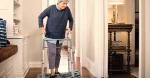 Managing-Hip-Fractures-With-Elderly-Loved-Ones-Blog_Image_1200x628.jpg