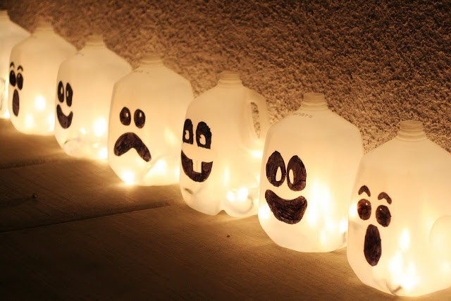 Ghost-Milk-Jug-Lanterns