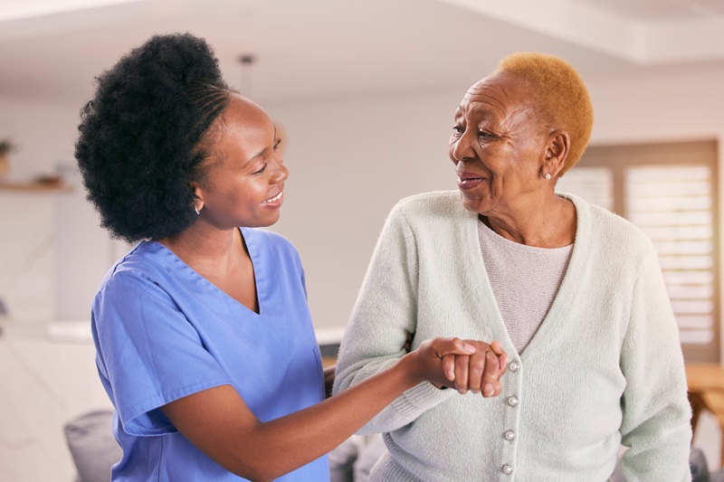 The Advantages of Hiring a Caregiver – And Knowing When It’s Time
