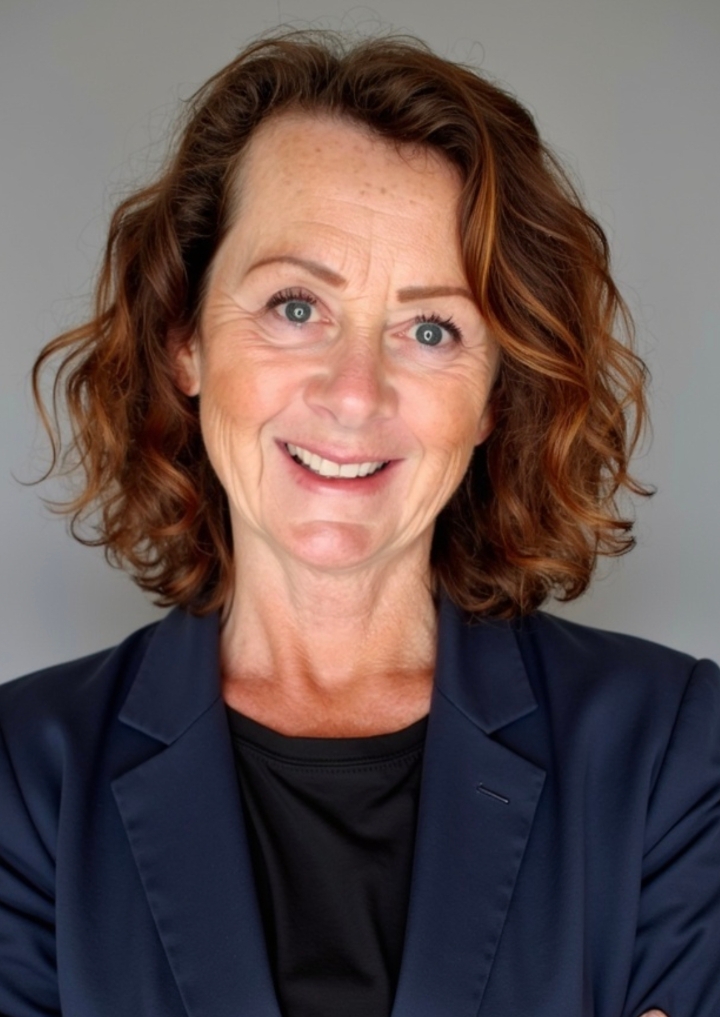 Betsy Dyott Roe , RN   Case Manager/ Community Liaison 